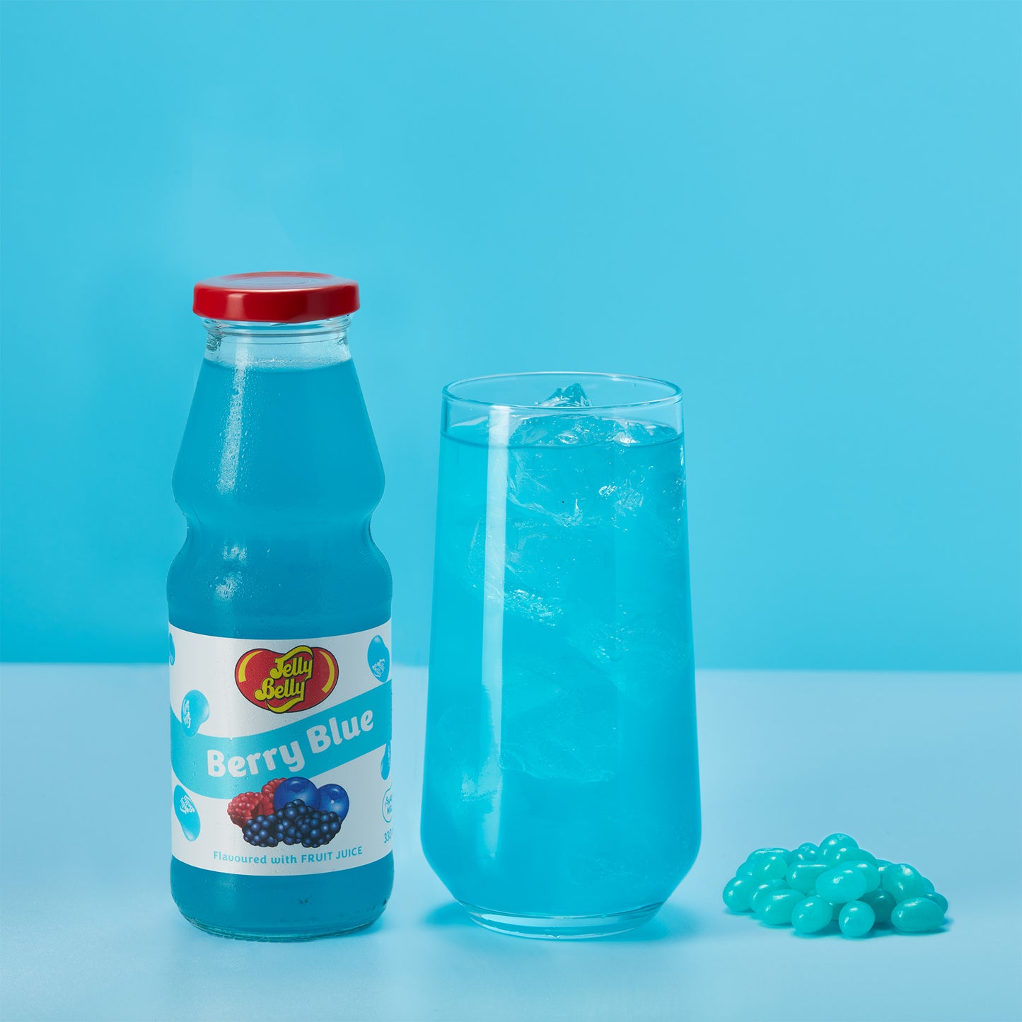 Jelly Belly Berry Blue 330ml drink in glass bottle